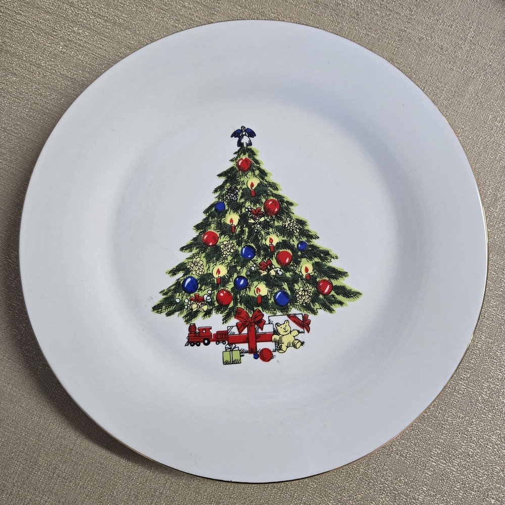 SEA GULL | FOUR  (4) Vintage Christmas Tree Gold-Lined Fine China Dinner Plates - Picture 2 of 5